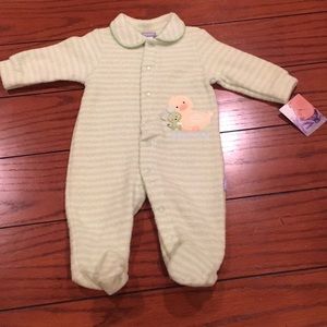 NWT CARTER’S ONSIE